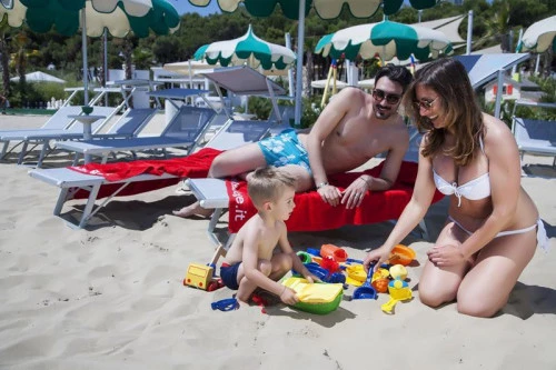 Hotel bambini Adriatico spiaggia gratis 
