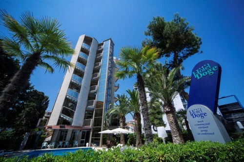 Hotel in Alba Adriatica: Panoramalift Zimmer mit Meersicht 