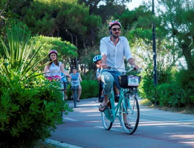 hotel con biciclette con seggiolini bimbi a alba adriatica